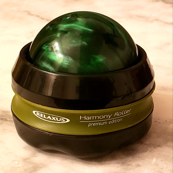 Green Marble Massager Roller Stress Relief Ball - Picture 1 of 4